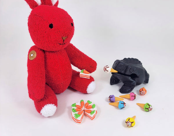 Sugar & Spice Minis pictured with our Bunny with Buttons (108068) and Black Wood Frog (102346)