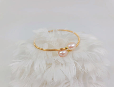 Passing Pearls Bracelet