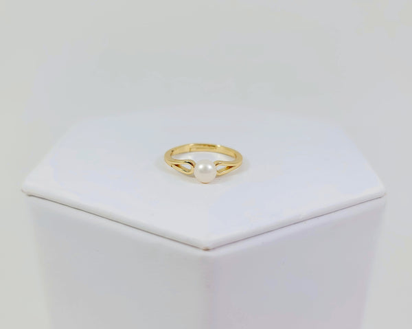 Pearl Elevated Pearl Ring