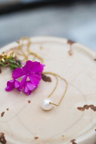 Simple Single Pearl Necklace