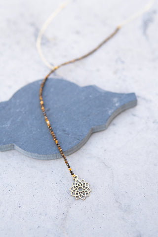 Neutral Geo Flower Necklace