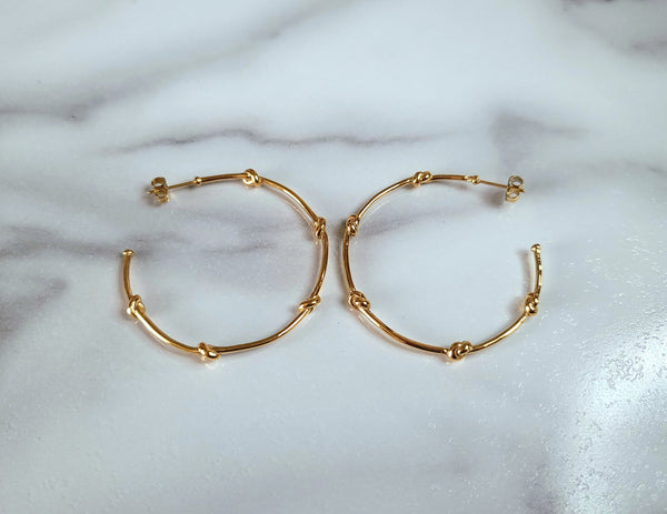 Knots of Freedom Earrings Gold