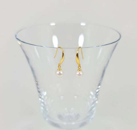 Timeless Pearl Earrings Gold