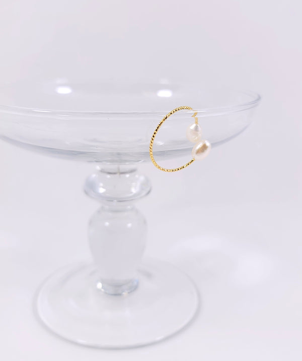 Pair of Pearls Ring Goldtone
