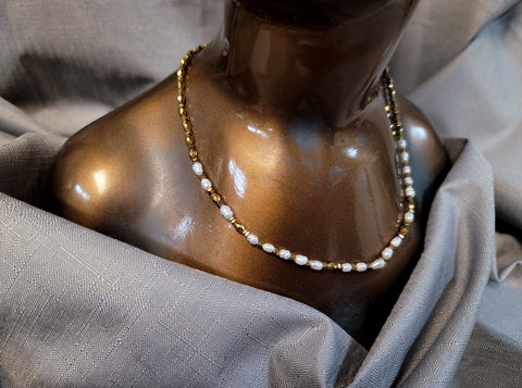 Dazzling Pearl Necklace