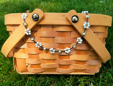 White Daisy Choker