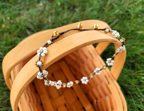 White Daisy Choker