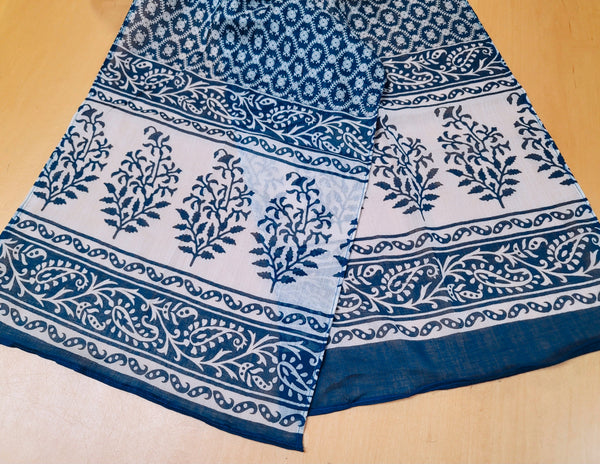 Great Lengths Scarf Navy