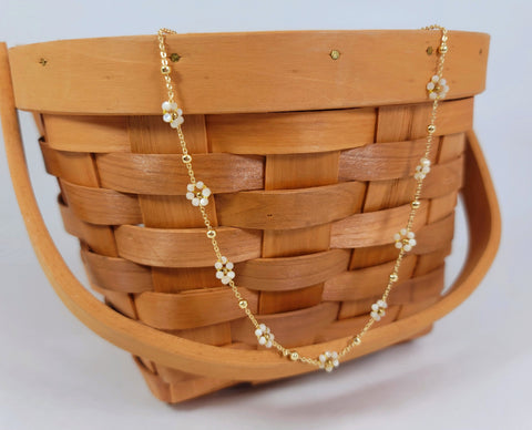 Delicate Daisy Necklace