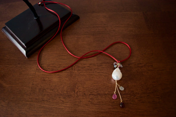 Elegant Baroque Pearl Necklace