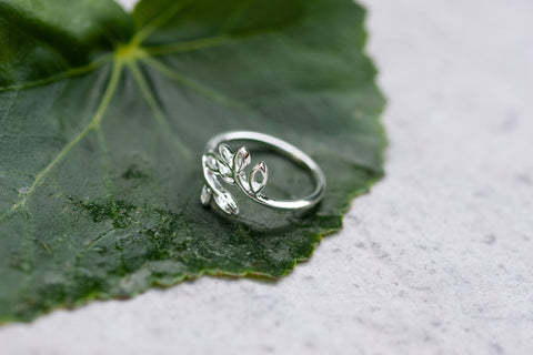 Sterling Silver Leaf Ring Size 7