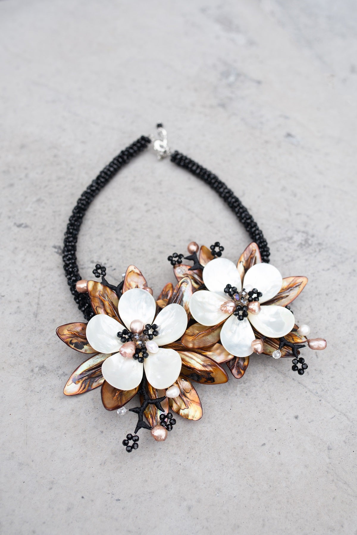 Mother Pearl Mother Mop Pearl Shell Flower Chunky Pearl Necklace Set From  Dong1240, $96.99 | DHgate.Com
