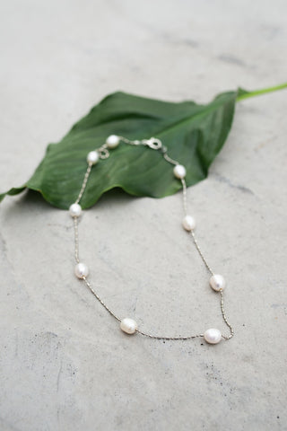 Linked Pearl Necklace