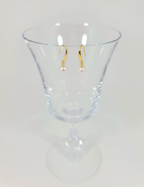 Timeless Pearl Earrings Gold